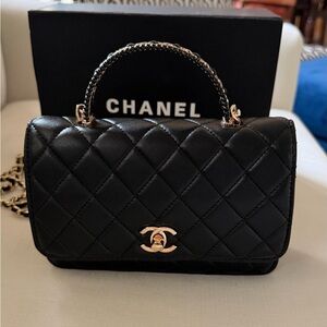 No Name WOC cute leather wallet on a chain with handle 2025